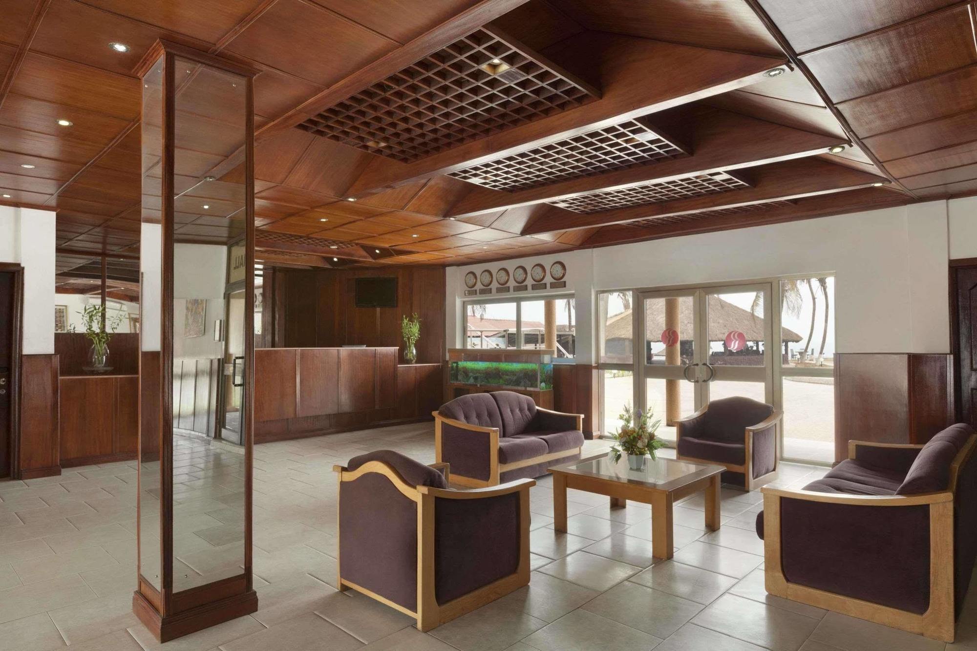 Ramada Resort 아크라 외부 사진