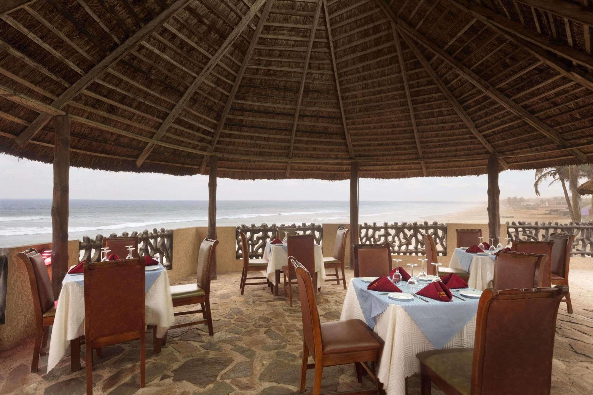 Ramada Resort 아크라 외부 사진