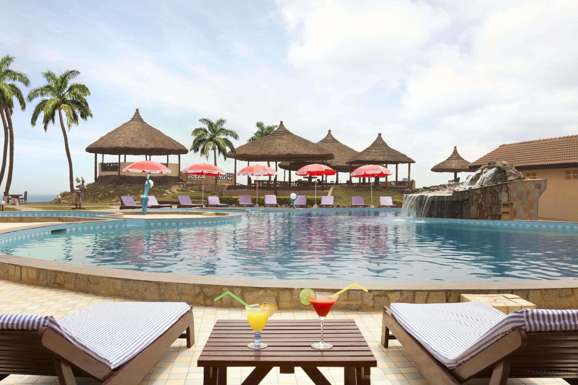 Ramada Resort 아크라 외부 사진