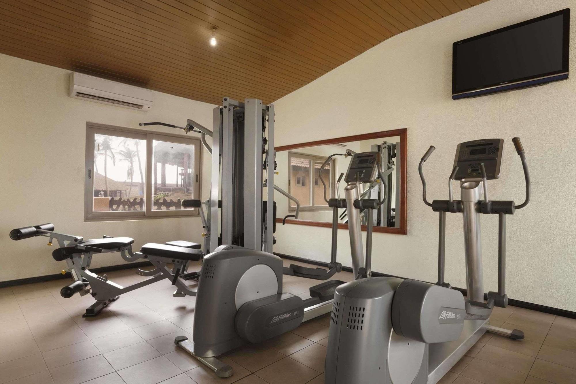 Ramada Resort 아크라 외부 사진
